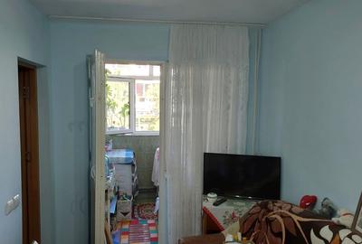 Apartament trei  camere renovat, zona Școala 1/8 Sud - 3