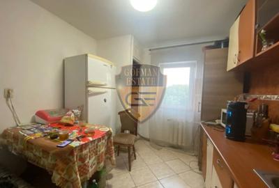 4 camere, Inel 2, etaj 3 / 4, decomandat, balcon 3.7 mp, gaze la usa, 69.2 mp - 4