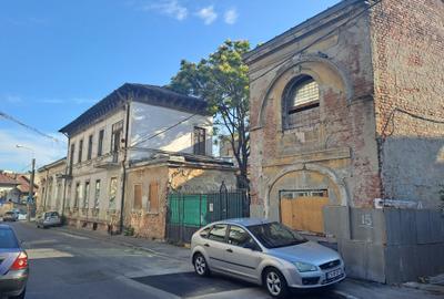 Unirii-Cartierul Evreiesc, singur curte, dubla deschidere, libera - 2