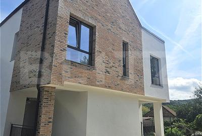 Duplex cu 5 camere în Florești
