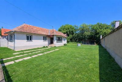 Vrei sa auzi ciripitul pasarilor,sa fii langa izvoarele termale:Casa modern util - 1