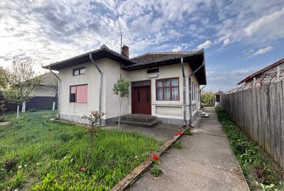 Casa și teren de vânzare Rogova - 1