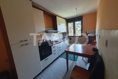 Apartament cu 2 camere semidecomandat, mobilat în Central