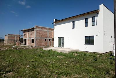 Design minimalist, rafinament maxim – Casa ta moderna in Sanpetru - 31