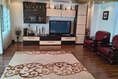 Pensiune de vânzare Cheia Prahova , 12 camere , 1000 mp teren , complet utilata - 12