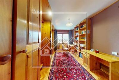 Apartament de vanzare in Sibiu - decomandat - 4 camere, balcon - - 12