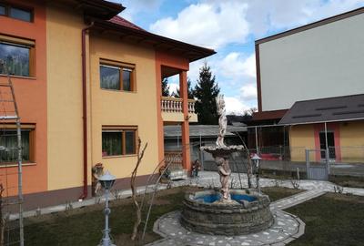 Casă / Vilă cu anexe și teren în Gura Humorului - 1