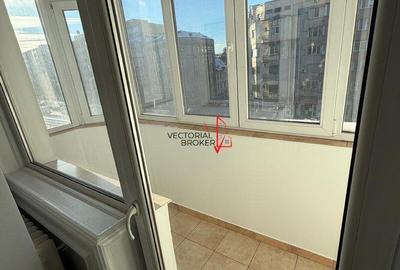 Apartamentt renovat,et.3/8 in bloc stradal Calea Mosilor Bd Carol - 11