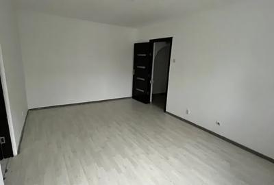 Apartament cu 2 camere nedecomandat în Podu Roș