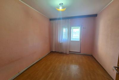 Apartament cu 2 camere decomandat, mobilat în Dacia