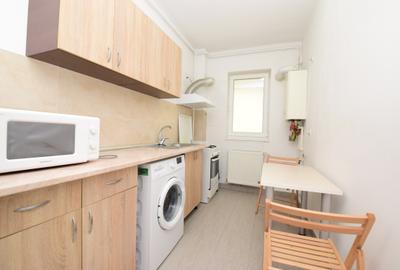 Garsonieră decomandată, mobilată în Titan