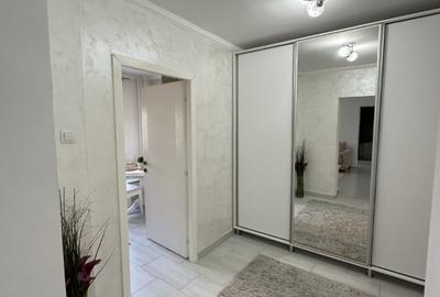 Apartament cu 2 camere semidecomandat, mobilat în Polonă - 5