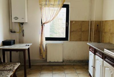 Apartament de vanzare, 2 camere, decomandat, etaj intermediar - 7