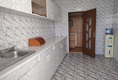 Apartament 3 camere Piata Centrala - 1