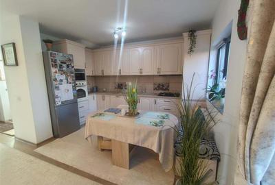 Duplex | 94mp Utili | 2 Locuri de Parcare | Scheia - 3
