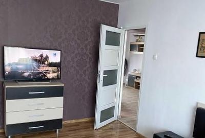 APARTAMENT 3 CAMERE DECOMANDAT CONFORT 1 ZONA INEL 1 - 8