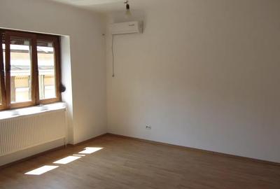 Piata Sfantul Stefan- apartament 3 camere+hol  in bloc/vila  ideal birouri - 5