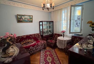 Ap 3 cam, str. Lămâiței, et. 2. Preț 48.000 eur