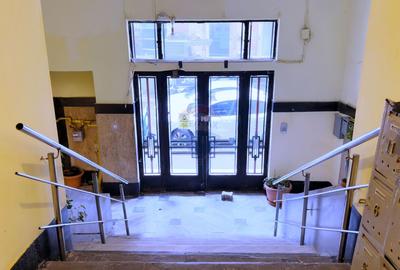 3 camere imobil consolidat Investitie Piata Revolutiei - Victoriei - 13