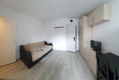 Piata Trapezului/metrou 1 Decembrie 1918 - 1