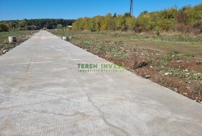 Teren intravilan 550 mp  Saftica, acces direct din DN1 - 1