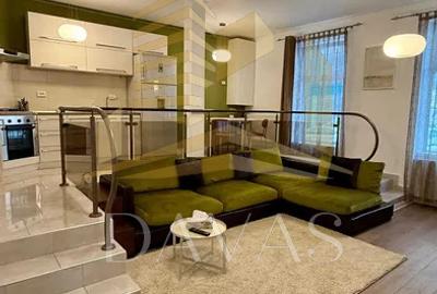 Apartament cu 3 camere semidecomandat, mobilat în Central