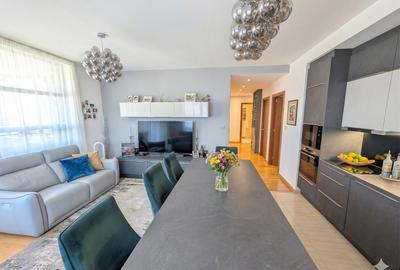 Apartament cu 4 camere, mobilat în Băneasa