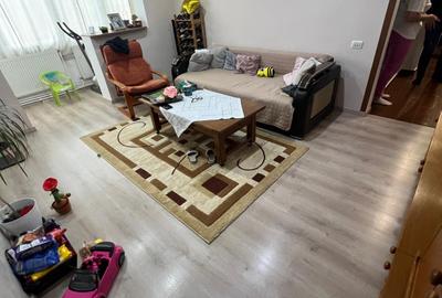 De vânzare – Apartament 3 camere, semi confort I - 1