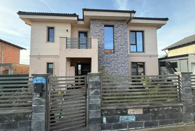 Casă individuală cu 4 camere în Giarmata