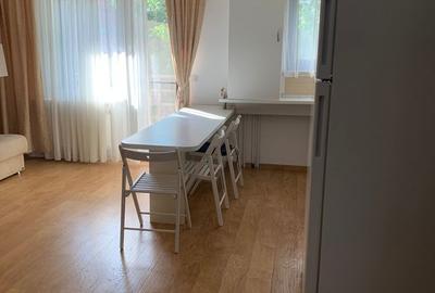 Apartament cu 3 camere decomandat, mobilat în Mihai Bravu