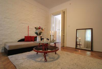 La casa, zona linistita, str Odobescu; camere spatioase, centrala proprie - 12