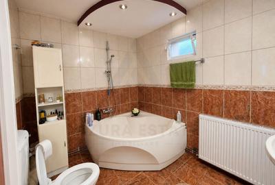 Casă cu 2 apartamente - 5 -camere -140 mp - Turnișor - 11
