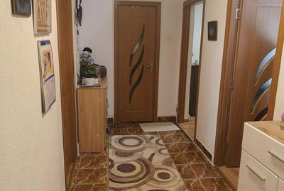 Casa singur in curte zona Astra - 8