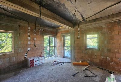 Apartament cu 3 camere decomandat în Gorjului