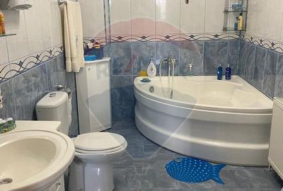 Casă / Vilă cu 5 camere de vânzare în zona Central - 42