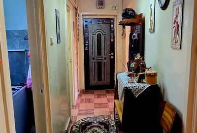 Targoviste. Bdul Regele Carol I,  ETAJ 1, vanzare apartament 3camere - 8