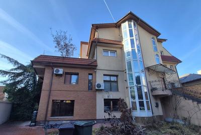 Casă cu 15 camere în Herăstrău
