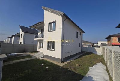 Casă cu 4 camere în Berceni