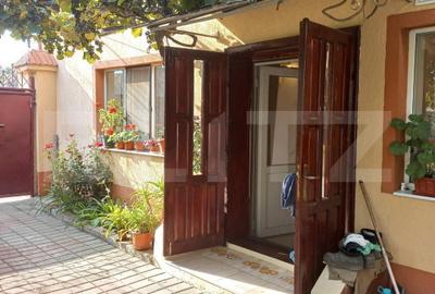 Casă 70 mp, 3 camere , bucatarie,  baie , teren 1270 mp, Prejmer - 1