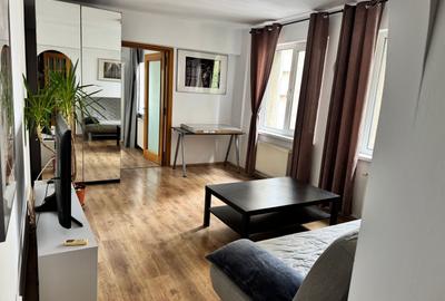Apartament cu 2 camere, mobilat în Universitate