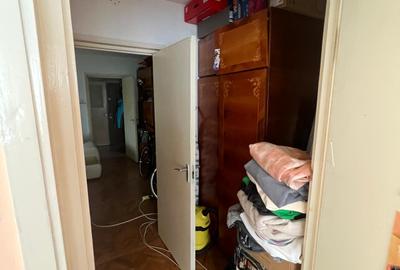 Apartament 2 camere, str. Cometei, etaj 1/4, semidecomandat, balcon spatios. - 11