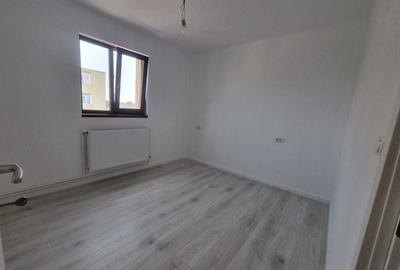 Apartament cu 3 camere decomandat în Păcurari