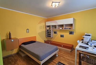 Casă / Vilă de lux cu 8 camere de vânzare in Obcini, Suceava - 40