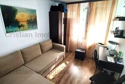 Apartament cu 3 camere semidecomandat în Hipodrom