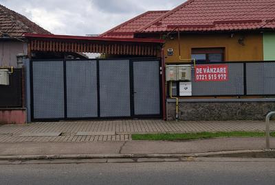 Casa cu 2 apartamente decomandate - 1