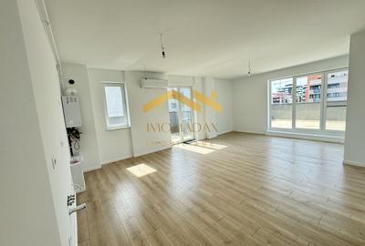 Penthouse cu 3 camere decomandat în Aradului