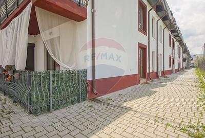 Apartament cu 3 camere de vânzare în zona Tractorul - 21