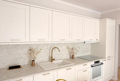 Apartament cu 3 camere semidecomandat, mobilat în Florești