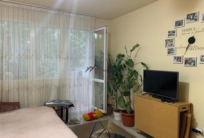 Apartament 2 camere + bucătărie, renovat recent, cu parcare – Dealul F - 8