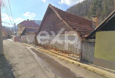 Casă cu potențial în Schei – cu front la două străzi | Strada Egalității - 9